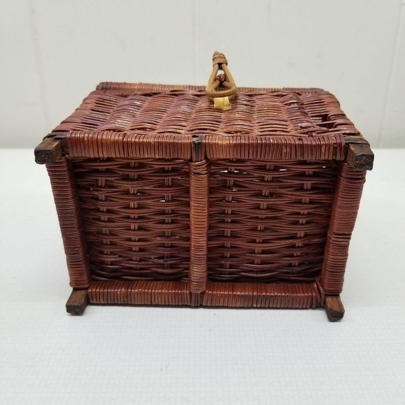 Wicker Rattan Brown Mini Trunk Chest Treasure Box - Picture 9 of 12